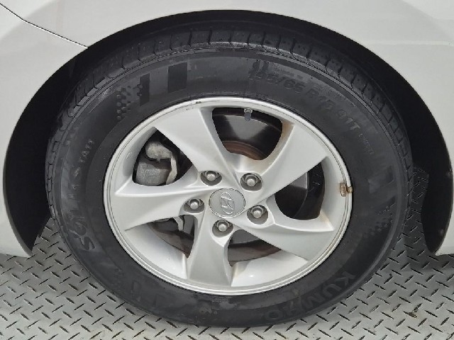 6061000742R19.jpg