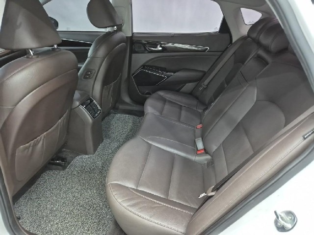 6061000583R12.jpg