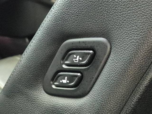 6071501664R19.jpg