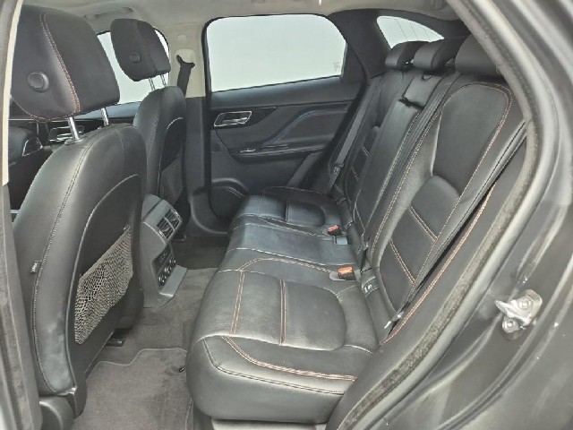 6071502295R12.jpg
