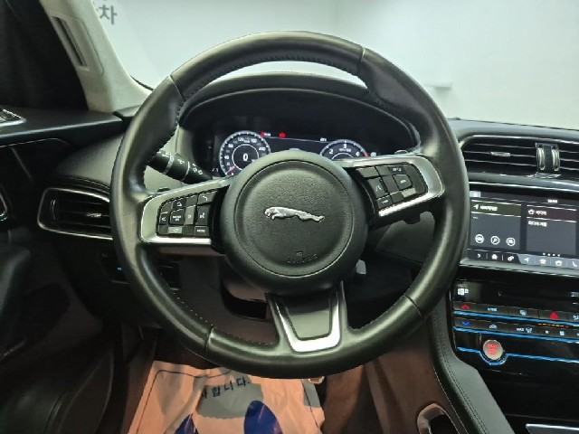 6071502295R9.jpg