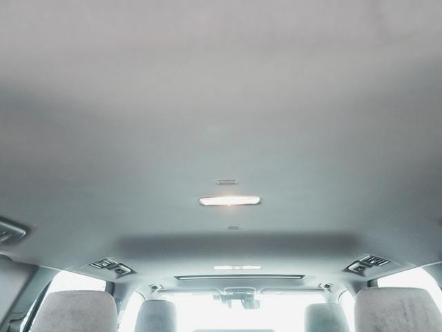 0561237A30260830W00411.jpg