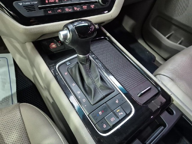 6051000833R8.jpg