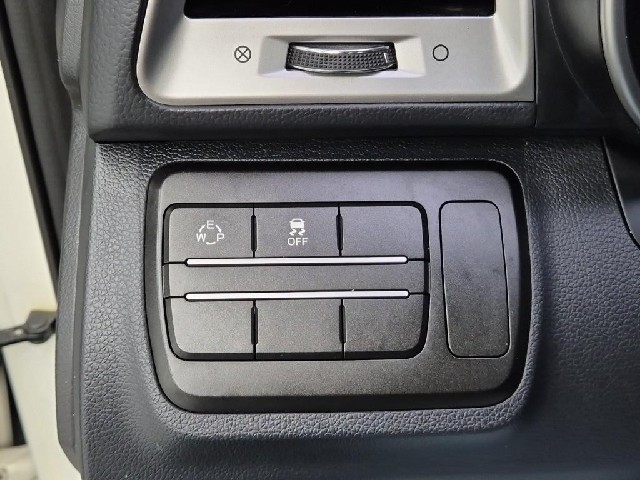 6091000240R16.jpg