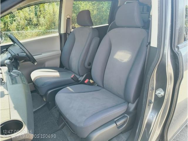 0704385A30260706W00112.jpg
