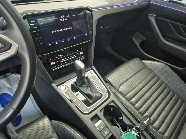 6051501853R10.jpg
