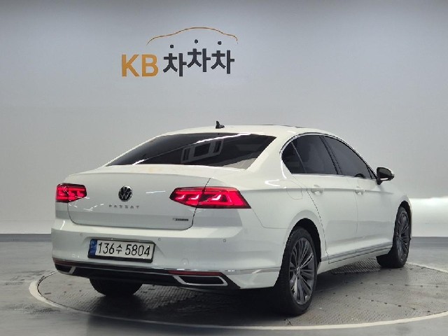 6051501853R3.jpg