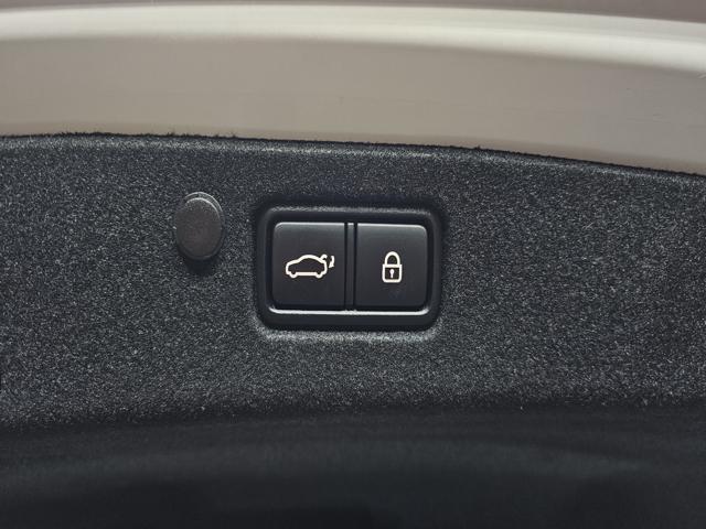 eb18b054e28e4e497318e16a792cf06c.jpeg