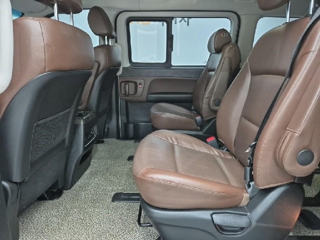 6061000909R12.jpg