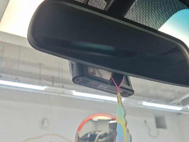 5121502457R15.jpg