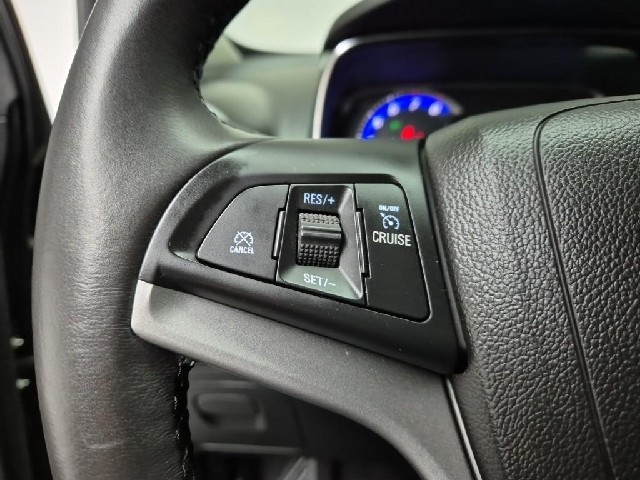 6011000790R15.jpg