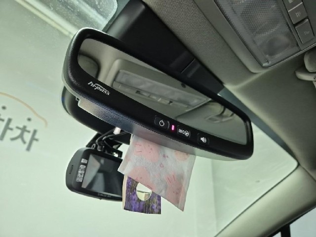 6011000790R16.jpg