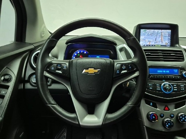 6011000790R9.jpg