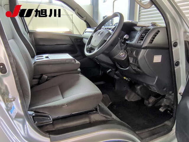 90863e6d14ee7d1baf30353f63773f73.jpg