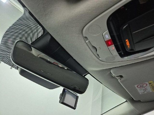 6061000228R16.jpg