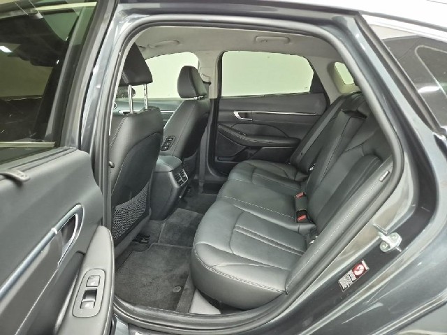 6071000267R12.jpg