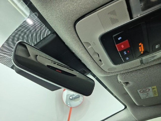 6071000267R16.jpg