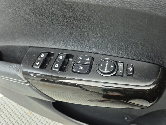 6071000979R18.jpg