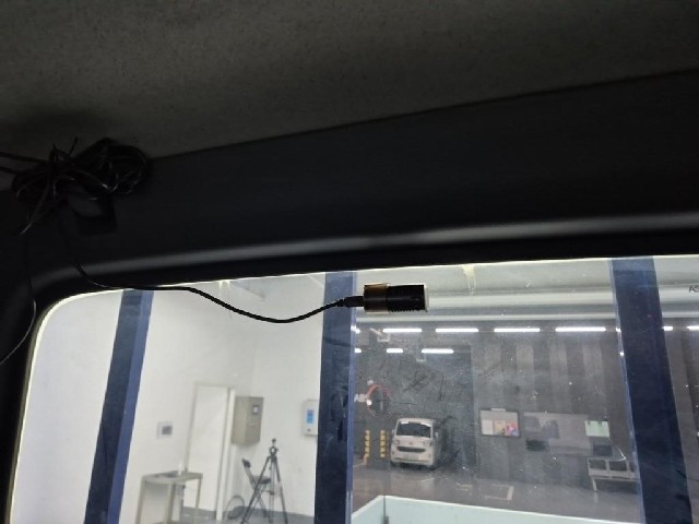 6071000507R14.jpg