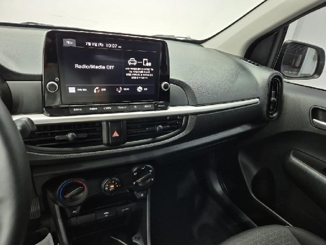 6071000257R10.jpg