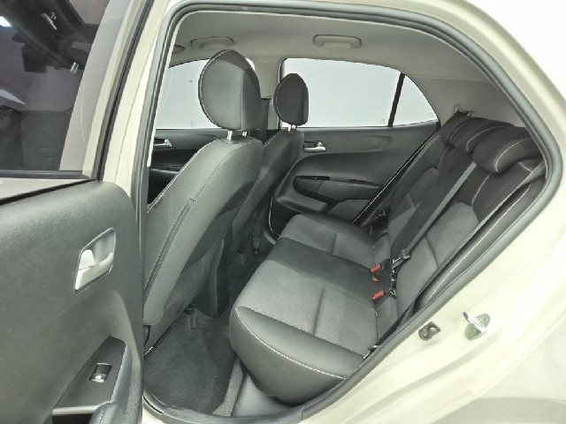 6071000257R12.jpg