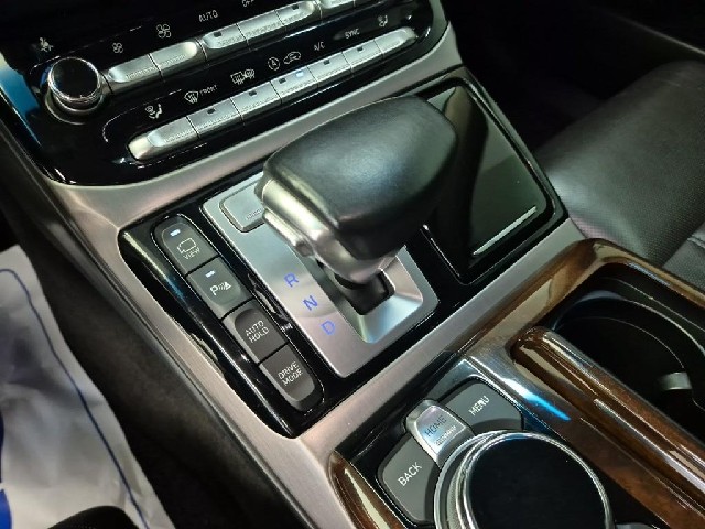 6061502207R8.jpg