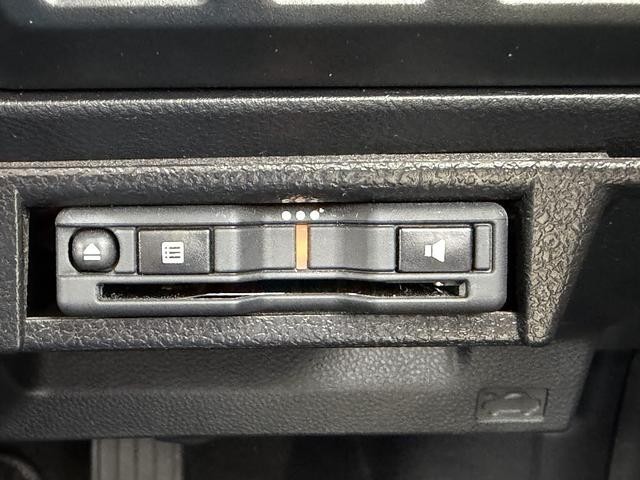 0902396A30260830W00211.jpg