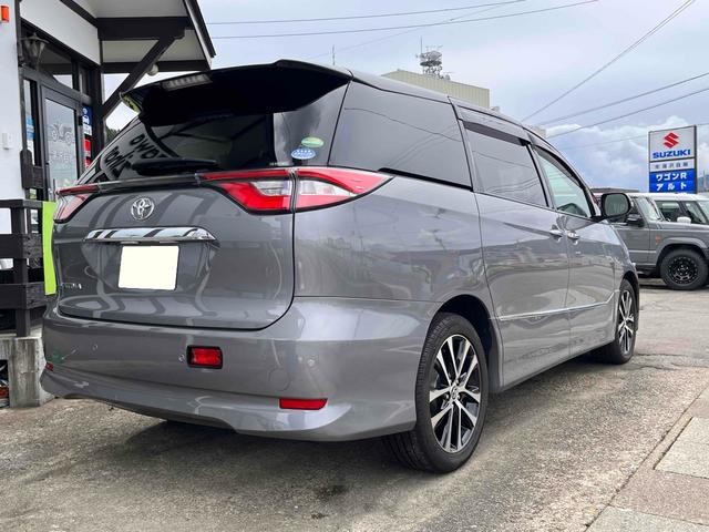 0903402A30260829W00514.jpg