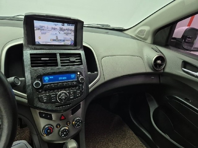 6061501787R10.jpg