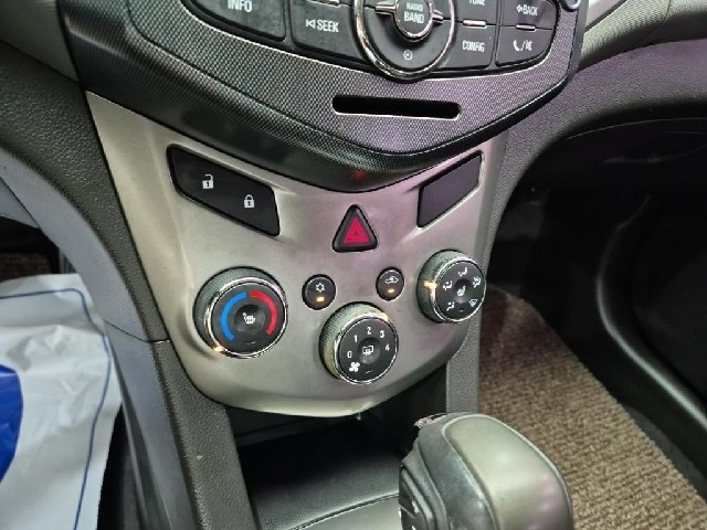 6061501787R18.jpg