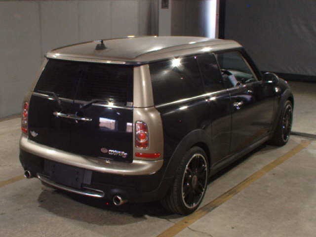 9eb746d95615ab8d72a33426249b6835.jpg