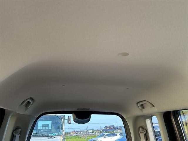 1002985A30260829W00211.jpg