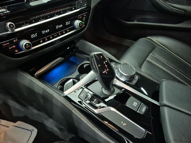 6071001990R8.jpg