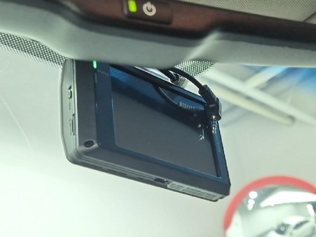 6051000553R16.jpg