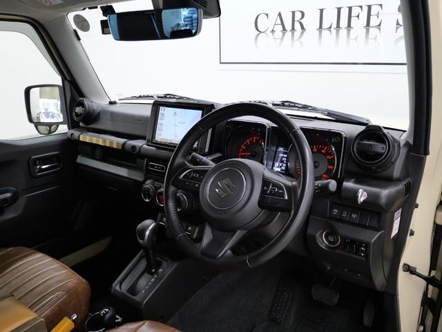 2505720A30260827W00102.jpg