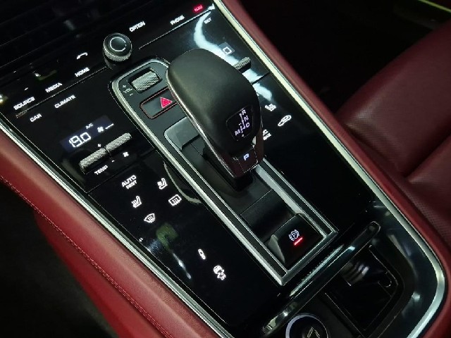 6071500849R8.jpg