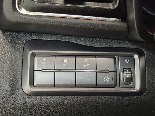 6071501738R15.jpg