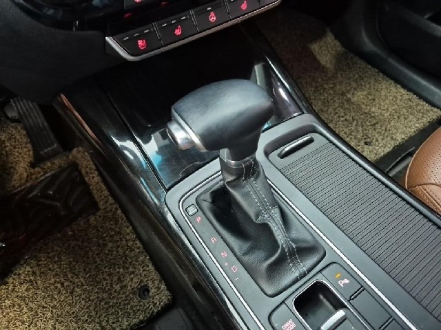 6071000495R8.jpg