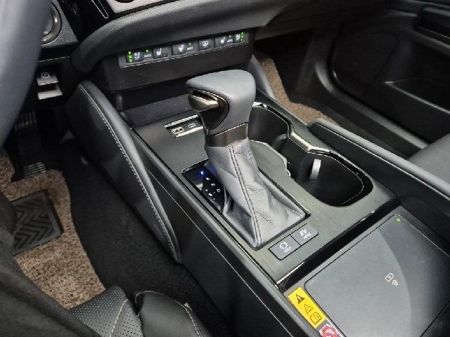 6081000323R8.jpg