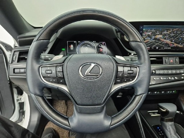 6081000323R9.jpg