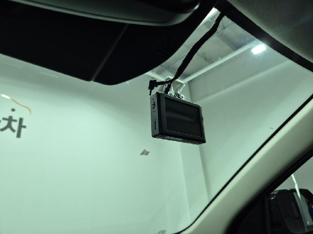 6081001357R16.jpg