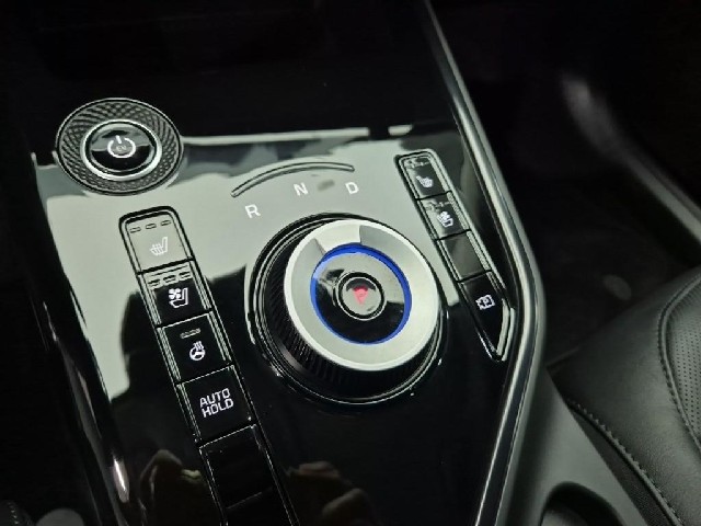 6081001357R8.jpg