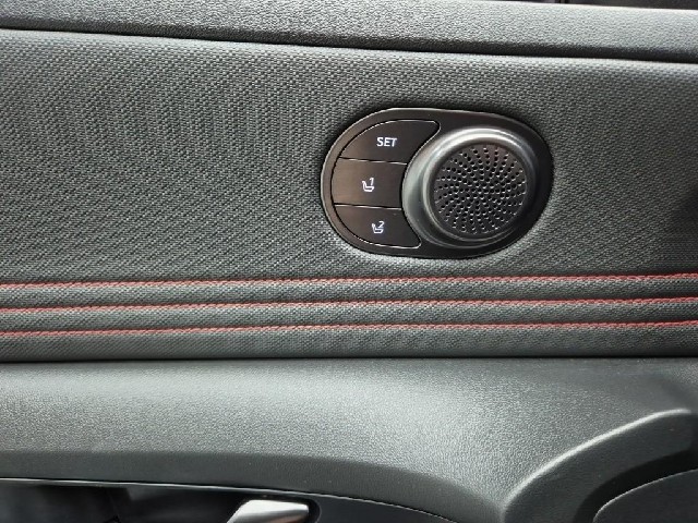 6081000896R17.jpg