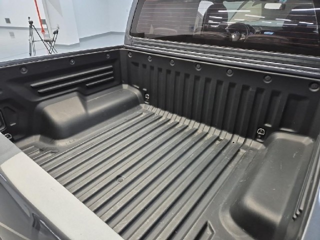 6081500225R18.jpg