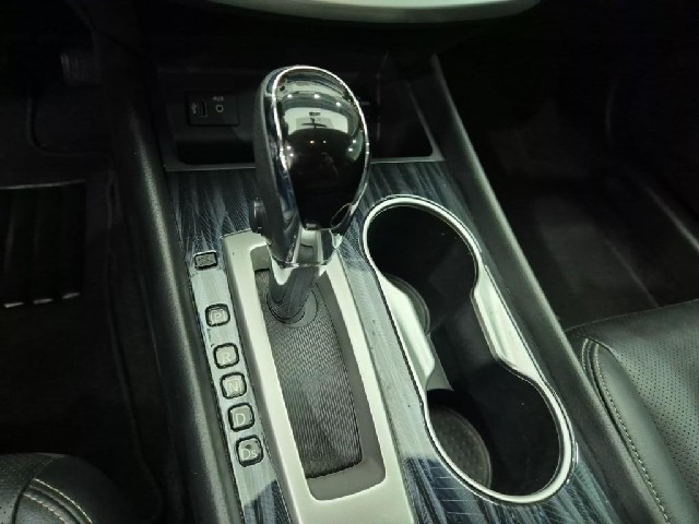 6081000765R8.jpg