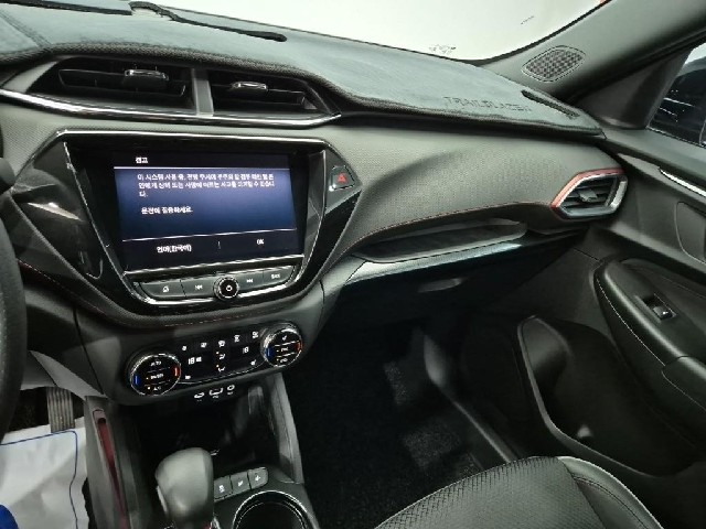 6081001739R10.jpg
