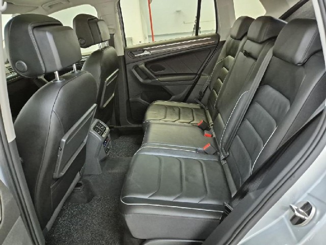 6081501465R12.jpg