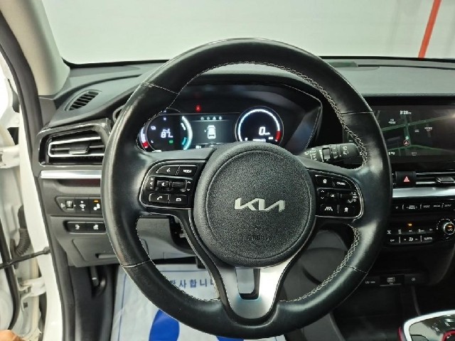 6081001615R9.jpg