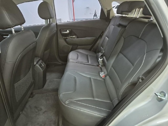 6061502364R12.jpg