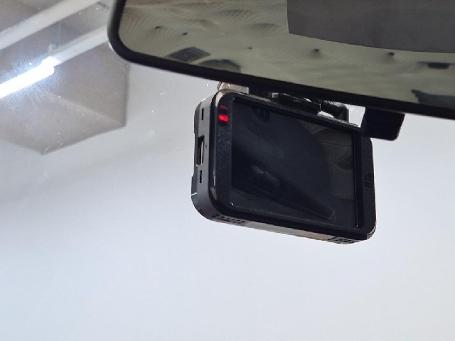 6081500464R15.jpg
